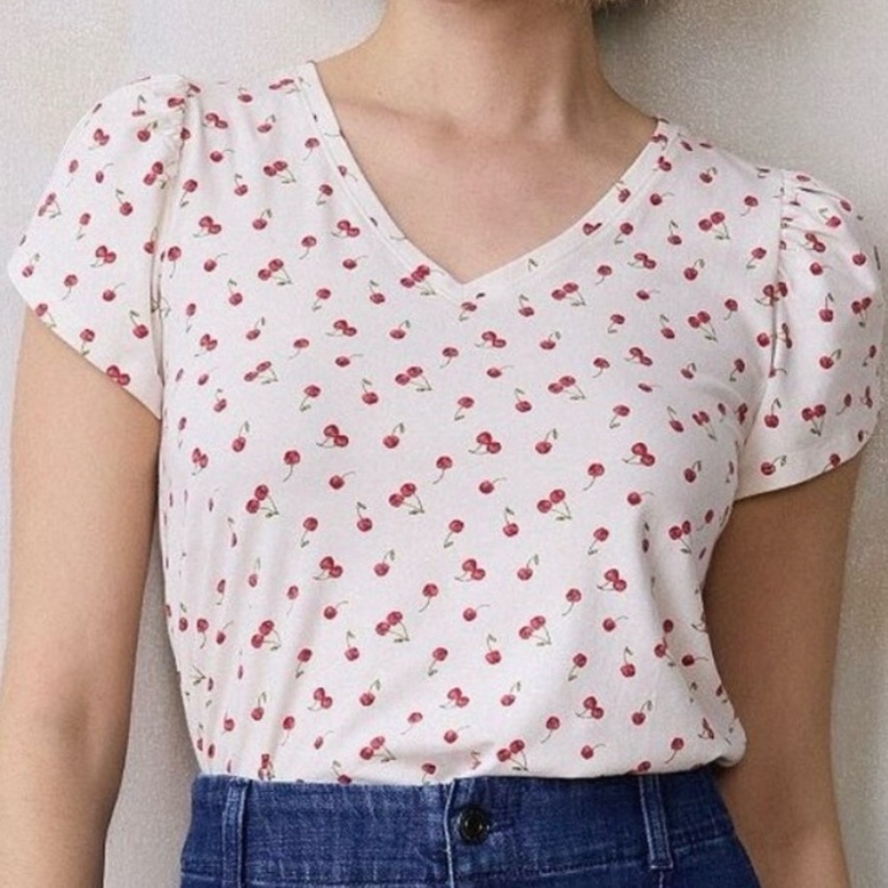 Set of 2 Lauren Conrad V-Neck Tops Cherry Print & Black Large - Picture 4 of 10